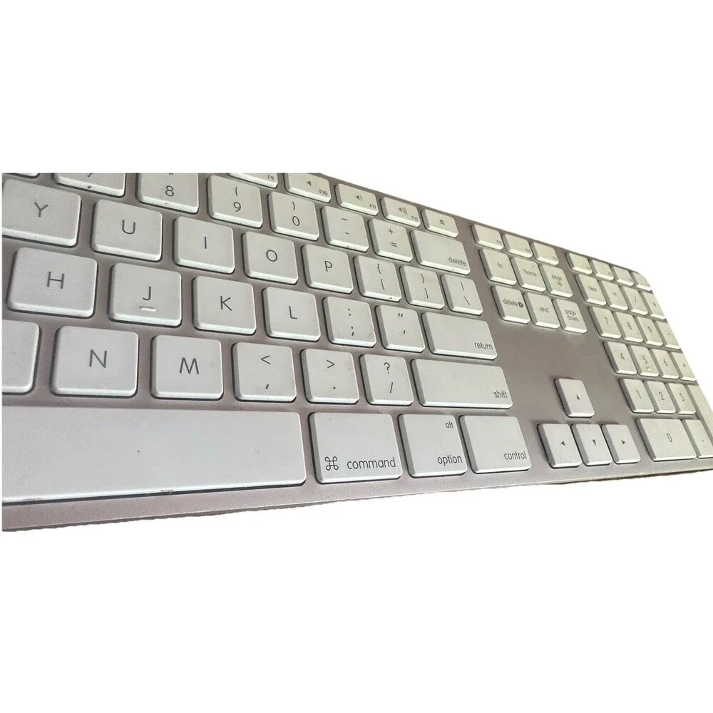 Apple A1243 Wired USB Keyboard with Numeric Keypad Tested Working
